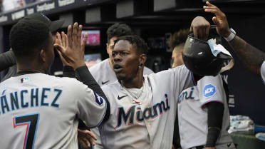 Marlins rally from 7-3 ninth-inning deficit to stun Yankees, win