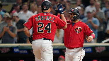 Twins get aggressive, steal series finale vs. Giants to snap skid, National Sports