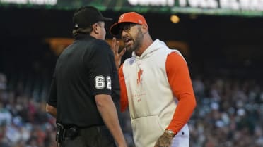 Giants' new manager Gabe Kapler and his staff eschew the chew and