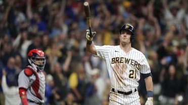 Mark Canha traded to the Brewers
