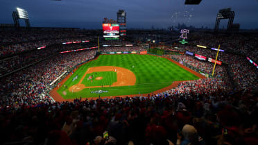 Phillies fans flood team store before Game 3 of World Series - CBS