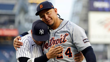 Miguel Cabrera's farewell brings tears, praise from MLB world