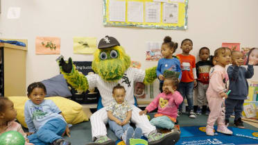 mlb.com - Scott Merkin - White Sox Charities gets holiday season started early