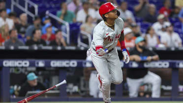 Pache picks up first major league hit as Braves crush Phillies