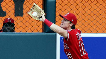 Angels News: Fans Aren't Happy with Hunter Renfroe's Play, Calling For Mickey  Moniak - Los Angeles Angels