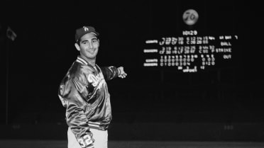 Sandy Koufax: Five amazing moments in the pitcher's legendary career – New  York Daily News