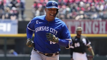 MLB Scores: Salvador Perez homers, Kansas City Royals avoid sweep in 5-1  win over Oakland Athletics