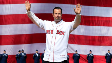 theScore on Instagram: Former Boston Red Sox pitcher Tim Wakefield has  passed away at age 57.