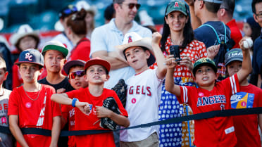 How Major League Baseball is trying to draw more young fans