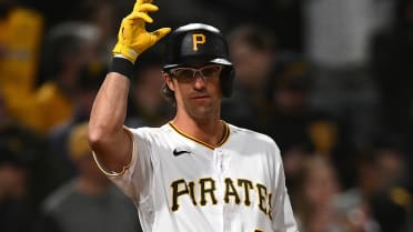 Pirates call up 33-year-old Drew Maggi to major league roster