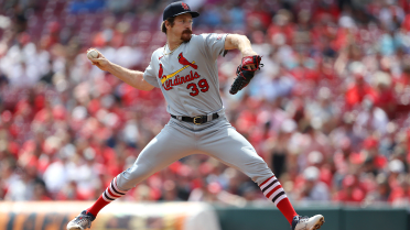 Miles Mikolas improves to 7-1 as Cardinals beat Marlins