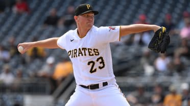 Pirates' Jack Suwinski clubs three Father's Day homers, including