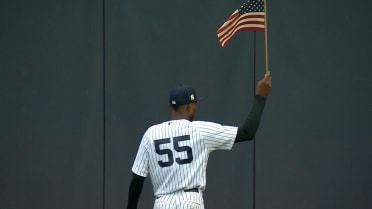 Domingo Germán honors Sammy Sosa on 9/11, waves American flag