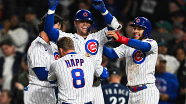 Eighth-inning barrage powers Cubs to 15-7 rout of Reds and a split