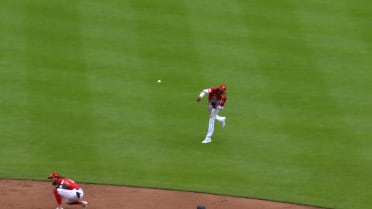 Reds Elly De La Cruz breaks own MLB record with 99 mph throw for out at  home plate