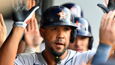 MLB fans celebrate Jose Abreu's go-ahead homer as Astros slugger shuts down  critics - Eat that Abreu haters