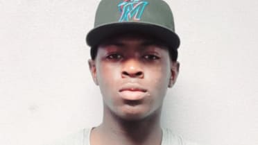 Marlins add 3 Bahamian prospects to '23 signing class » 10th Year Seniors