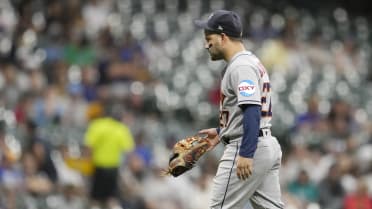 What happened to Jose Altuve? Astros star sparks injury fear after exit vs  Brewers