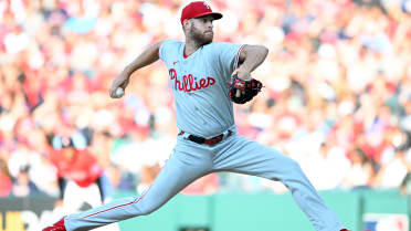 Phillies pitcher somehow catches a comebacker in his jersey