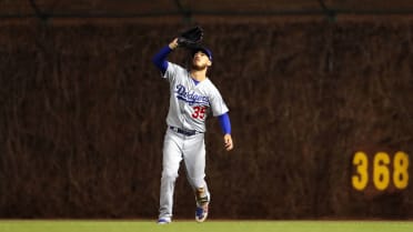 Cody Bellinger signs 1-year deal with the Chicago Cubs ornament