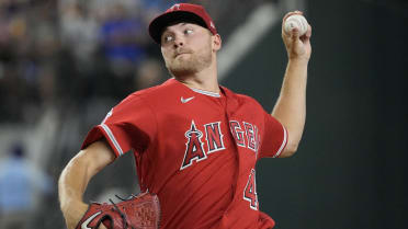 Angels lefty Reid Detmers has no-hitter thru 8 against Rays – KGET 17