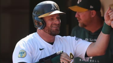 Stephen Vogt homers, has kids announce at-bat in sweet final MLB game