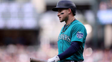 Mariners up the ante on home-run celebrations with trident