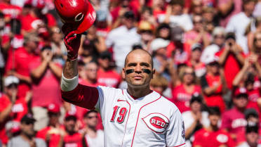 In a potential goodbye, Joey Votto gets a 'Thank you' from the city