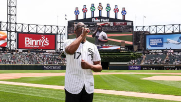 White Sox anthem singer Gerald Chaney makes emotional return