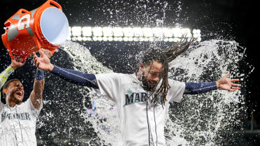 Seattle Mariners on X: 🚨 RT TO WIN 🚨 We're kicking off our #STPrefunk by  giving away a Spring Training replica jersey and cap from the  @MarinersStore! Just hit that RT button