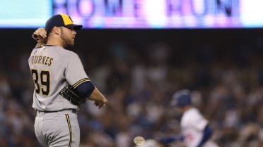 Corbin Burnes outduels Sandy Alcantara in Brewers' 1-0 victory