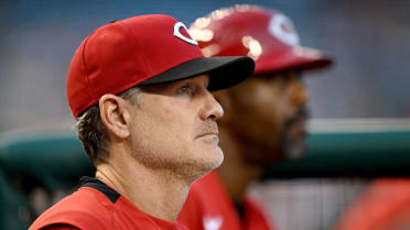 Alan Zinter, Delino DeShields won't return to Cincinnati Reds manager David  Bell's staff in 2023