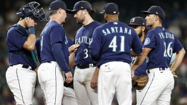 Robbie Ray is throwing gas again, and he has Mariners camp buzzing