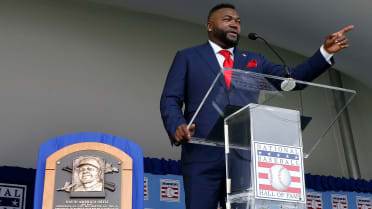 Ken Griffey Jr.: Frank Thomas coerced me into wearing cap backward for HOF  induction