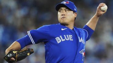 Blue Jays Hyun Jin Ryu to Train With Former KBO Team Amid MLB Lockout -  Sports Illustrated Toronto Blue Jays News, Analysis and More