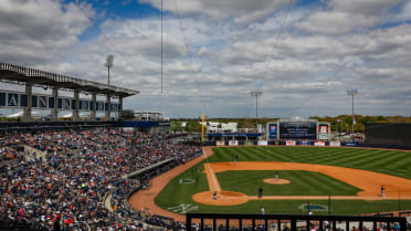 New York Yankees links: Derek Jeter defiant at inaugural Yankees spring  training address and more 