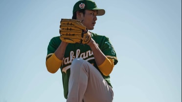 New A's pitcher Shintaro Fujinami impresses in first bullpen session