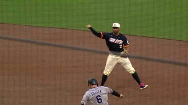 Padres execute uncanny double