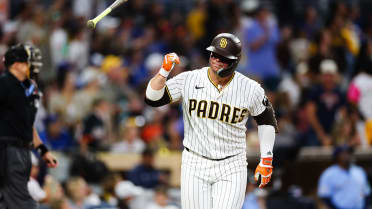 Padres' bats break out in much-needed way in wild win over Blue Jays