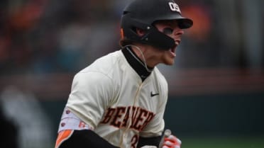 Travis Bazzana extends NCAA leadoff home run streak for Oregon State Beavers