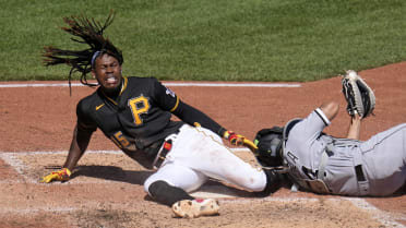 Oneil Cruz Breaks Ankle In Terrifying Collision During Pirates-White