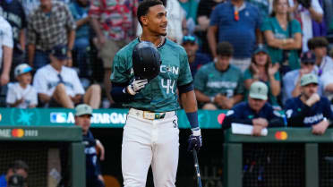 Mariners' Julio Rodríguez receives a standing ovation from Seattle during  the 2023 MLB All-Star Game