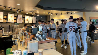 Miguel Cabrera chaperones young Tigers on trip to Starbucks