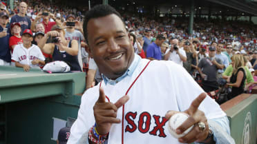 WATCH: Pedro Martinez strikes out with awful Family Feud answer – New York  Daily News