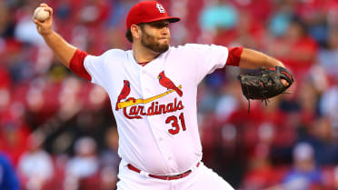 Cardinals agree to $11 million deal with Lance Lynn that includes club  option