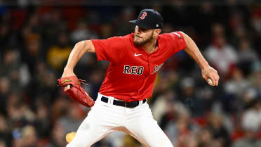 Red Sox' Chris Sale resumes throwing at Fenway as rehab continues