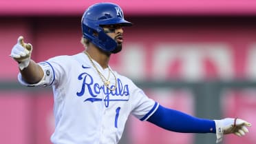 Royals promote top prospect Garcia, Lopez to IL