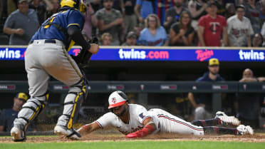 Willi Castro's homer propels Twins past Rays to even series