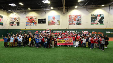 Cincinnati Reds on X: The Reds tonight will don Los Rojos jerseys as part  of Fiesta Rojos as we honor the local Hispanic community and the rich  cultural history of the franchise. #