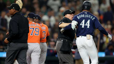 Benches clear after Astros pitcher taunts Mariners' Julio Rodriguez, Mariners